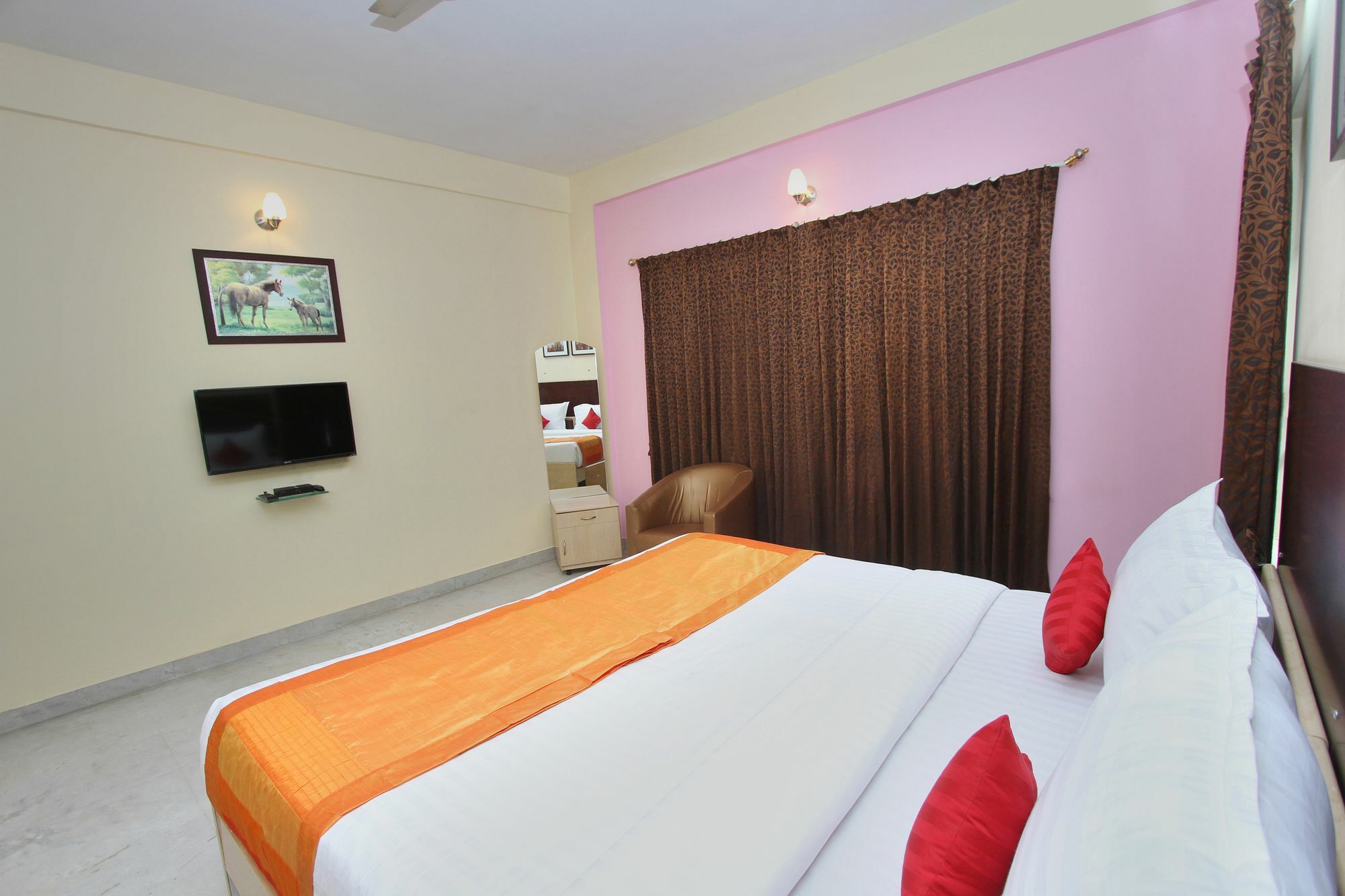 Capital O 5379 The Roy Grand Inns Bangalore Eksteriør bilde