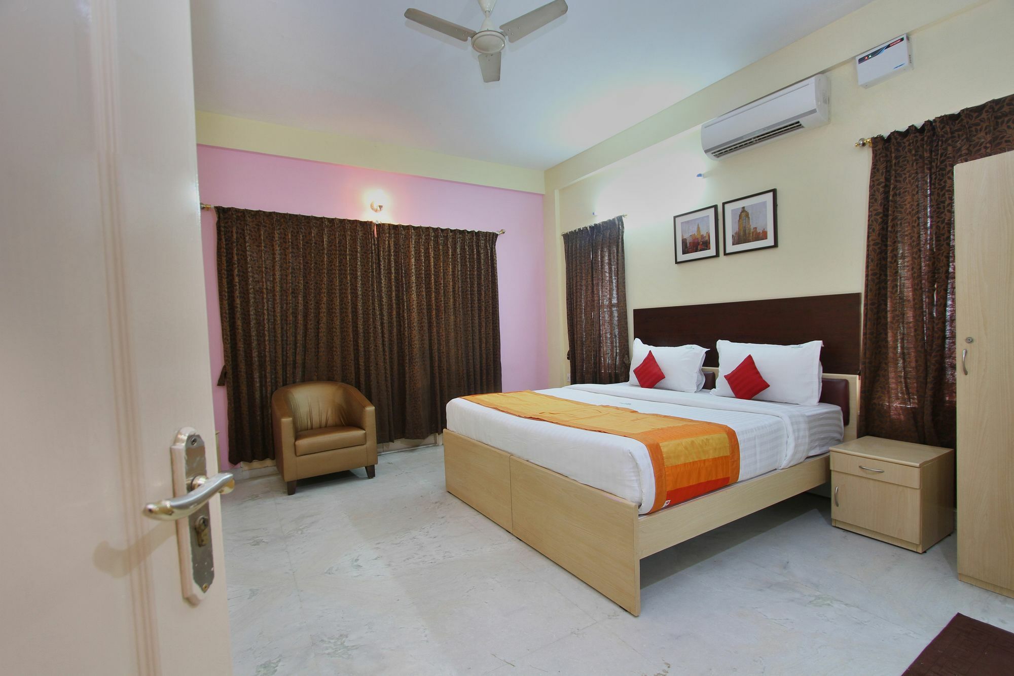 Capital O 5379 The Roy Grand Inns Bangalore Eksteriør bilde