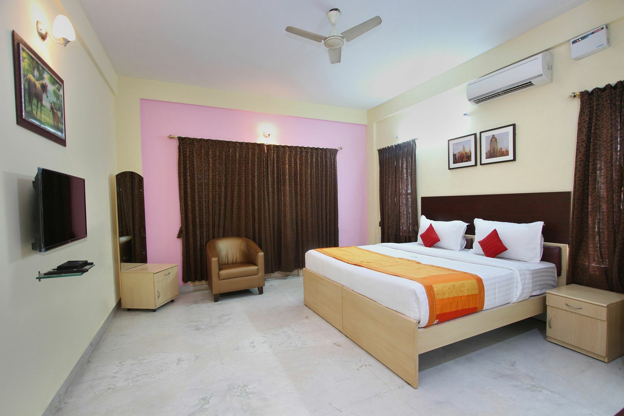 Capital O 5379 The Roy Grand Inns Bangalore Eksteriør bilde