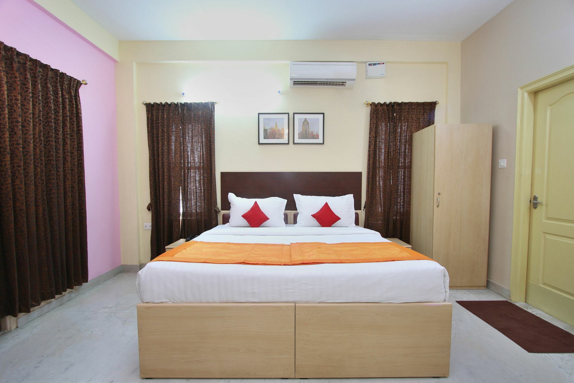 Capital O 5379 The Roy Grand Inns Bangalore Eksteriør bilde